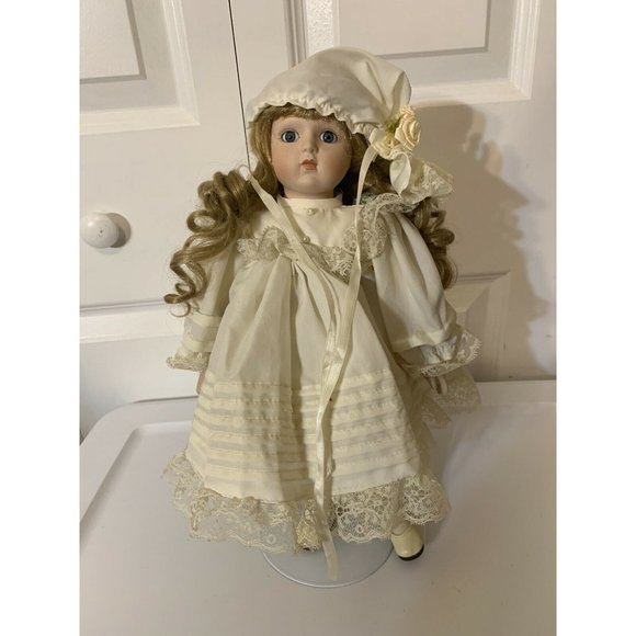 Vintage Musical Porcelain Bradley’s Doll Big Eye Girl 14” - Picture 2 of 11